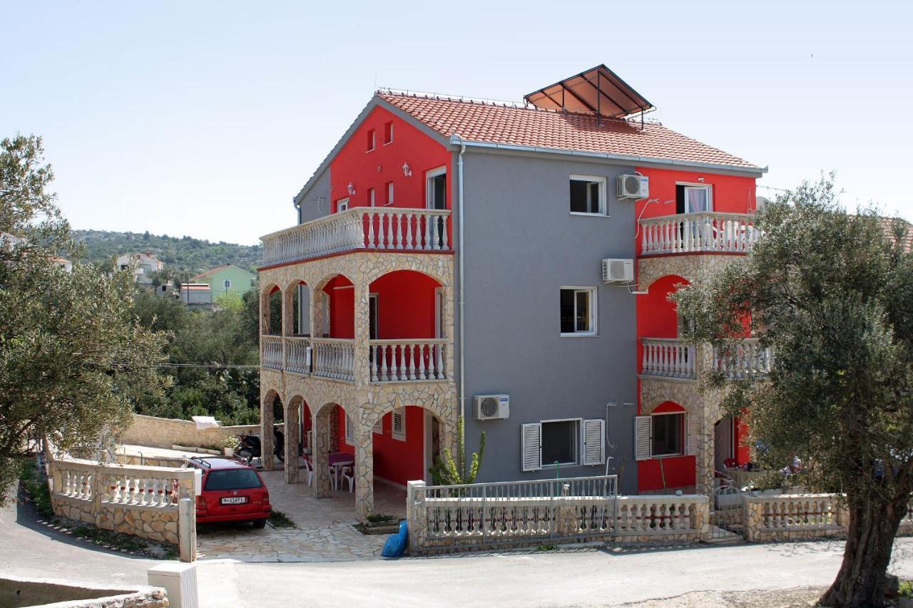 Apartments With A Parking Space Vinisce, Trogir - 4886 エクステリア 写真