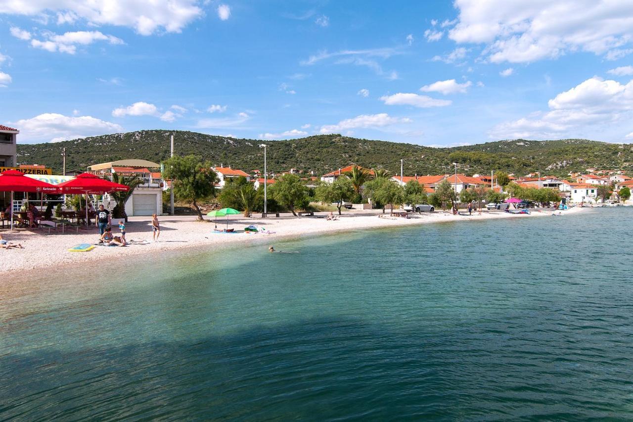 Apartments With A Parking Space Vinisce, Trogir - 4886 エクステリア 写真