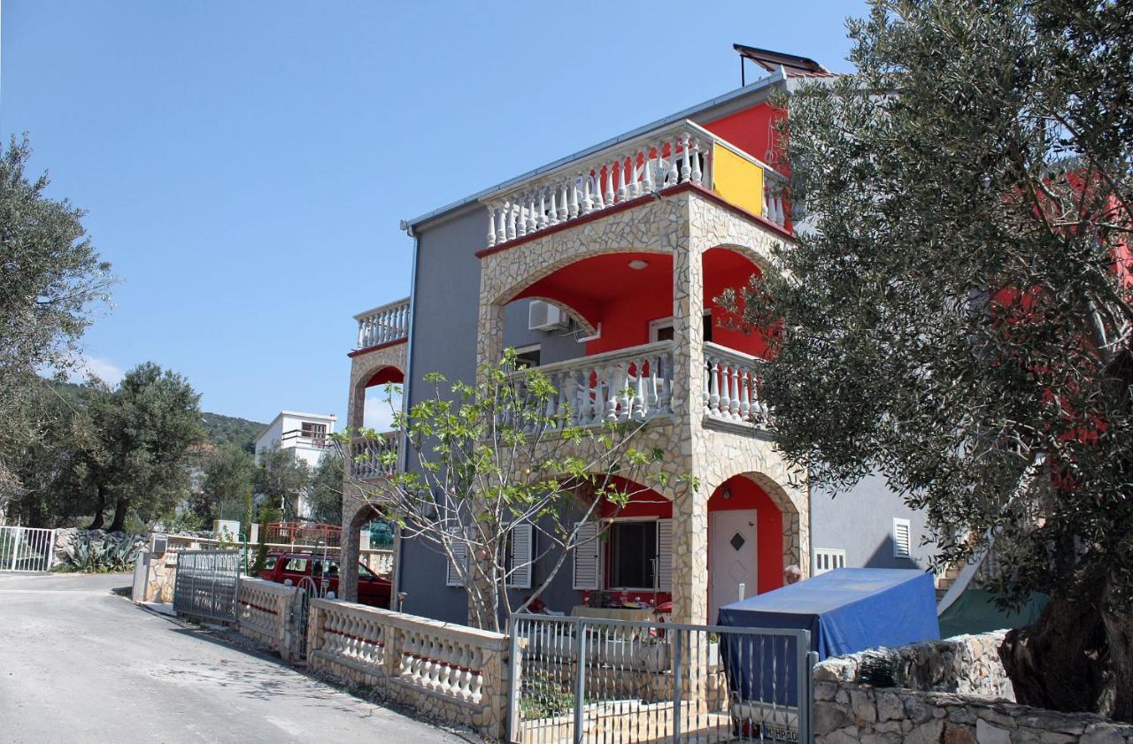 Apartments With A Parking Space Vinisce, Trogir - 4886 エクステリア 写真