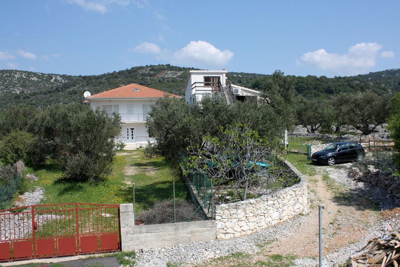 Apartments With A Parking Space Vinisce, Trogir - 4886 エクステリア 写真